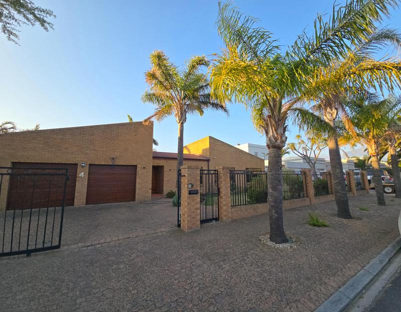 To Let 5 Bedroom Property for Rent in Goedehoop Western Cape